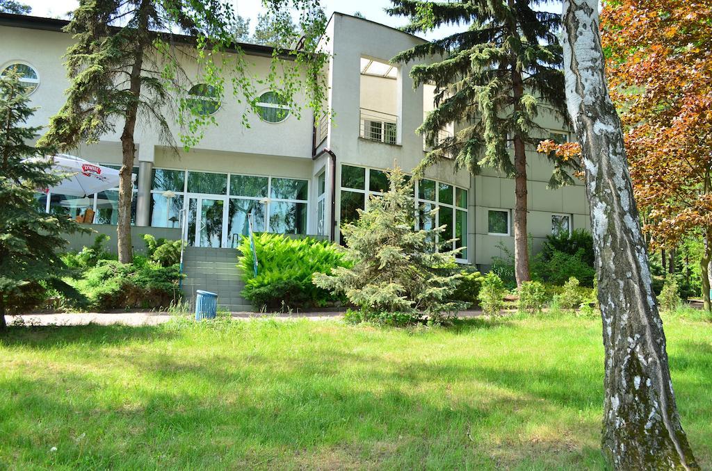 Hotel Mikorzyn Slesin  Exterior photo