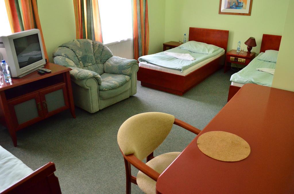 Hotel Mikorzyn Slesin  Room photo